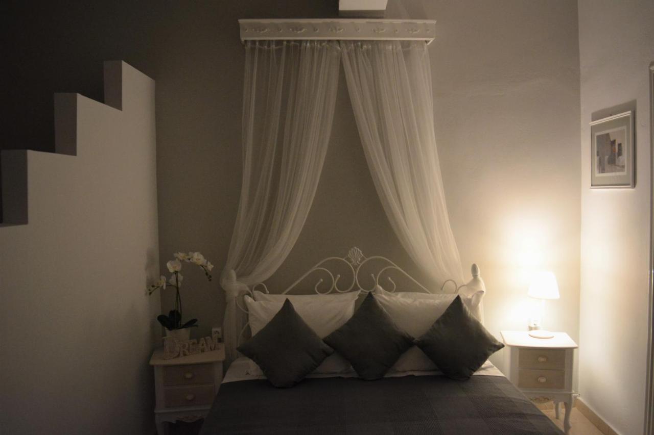 Anezinas Place Apartment Perissa  Bagian luar foto