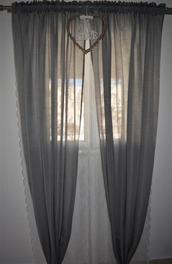 Anezinas Place Apartment Perissa  Bagian luar foto