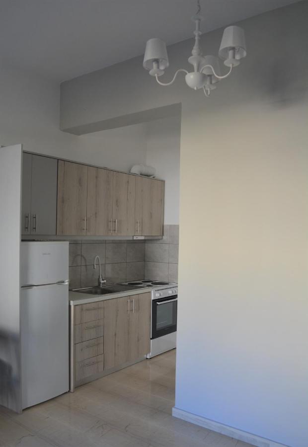 Anezinas Place Apartment Perissa  Bagian luar foto