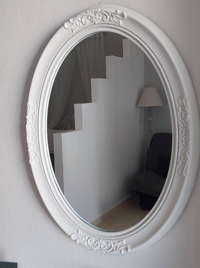 Anezinas Place Apartment Perissa  Bagian luar foto