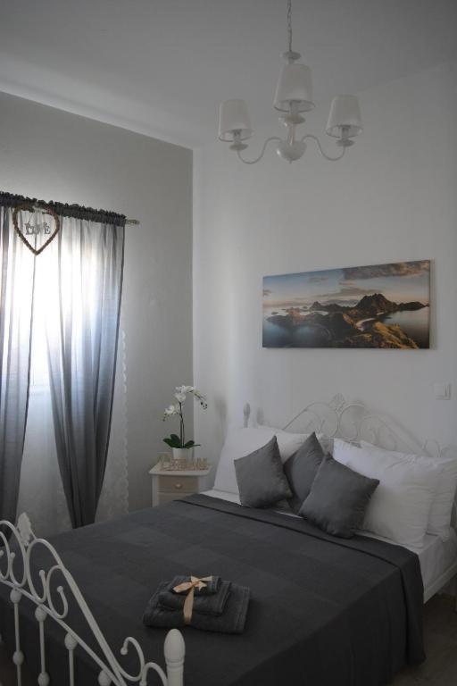 Anezinas Place Apartment Perissa  Bagian luar foto