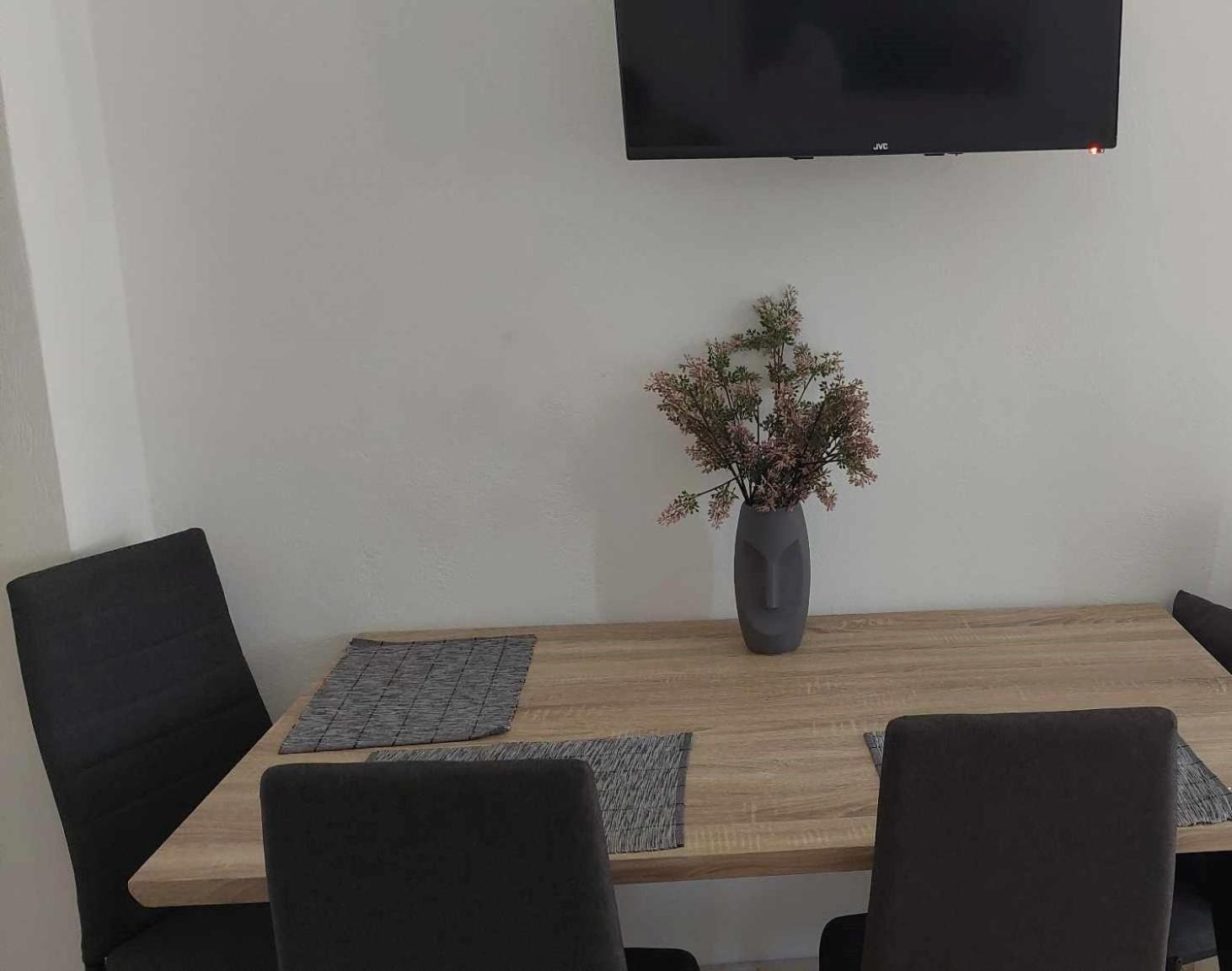 Anezinas Place Apartment Perissa  Bagian luar foto