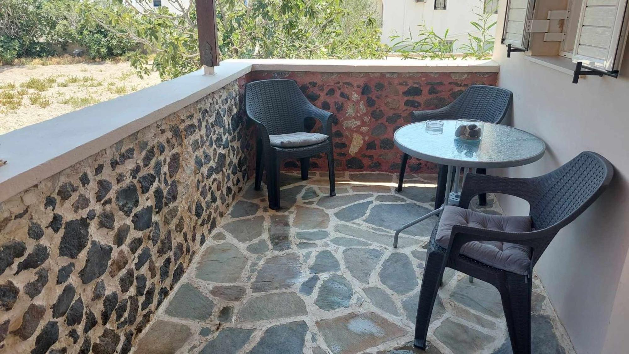 Anezinas Place Apartment Perissa  Bagian luar foto